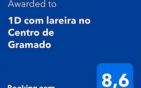 Apartamento com lareira no Centro de Gramado