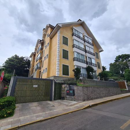 Apartamento com lareira no Centro de Gramado Exterior foto