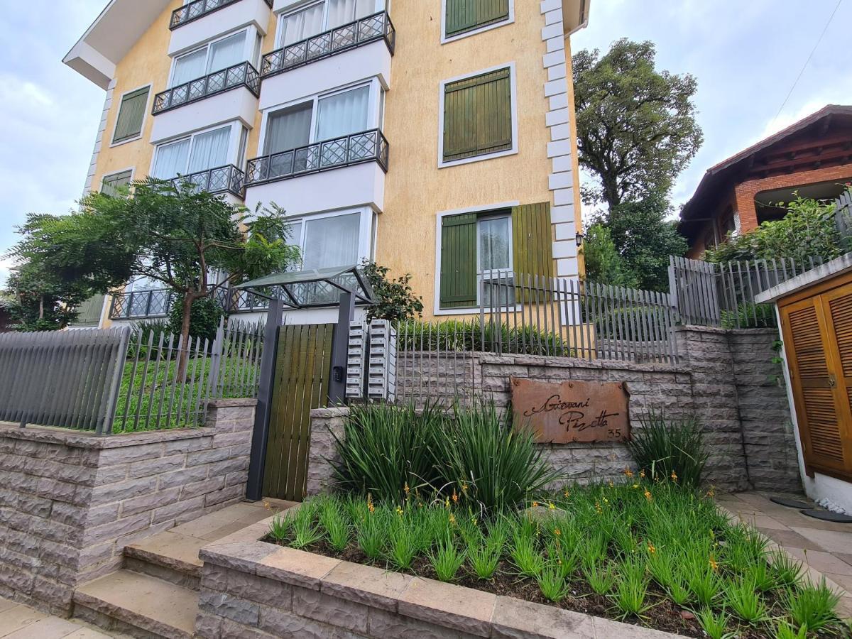Apartamento com lareira no Centro de Gramado Exterior foto