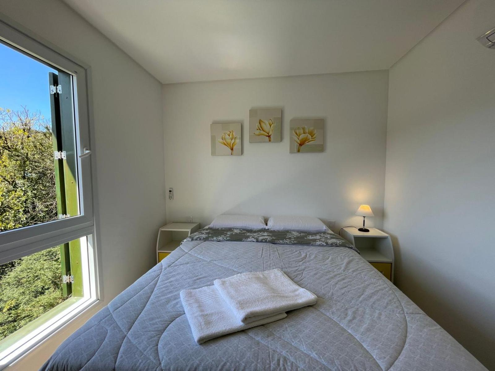 Apartamento com lareira no Centro de Gramado Exterior foto